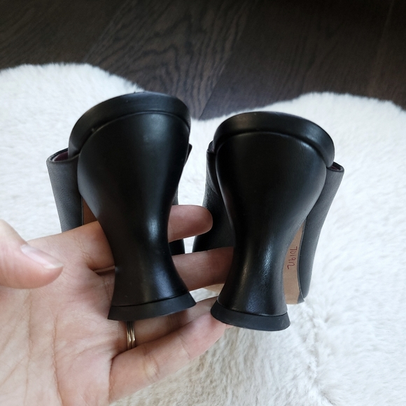 Bottega Veneta Square Pointy Toe Curved Block Heel Lamb Leather Mule - Picture 8 of 12